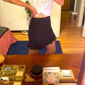 Madewell Silk miniskirt, Size 2 but fits like a Medium, perfect condition!